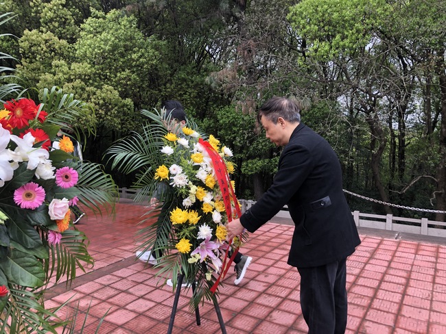 學黨史 祭英烈 傳承紅色基因——我院外科四支部組織開展清明祭掃活動(圖2)