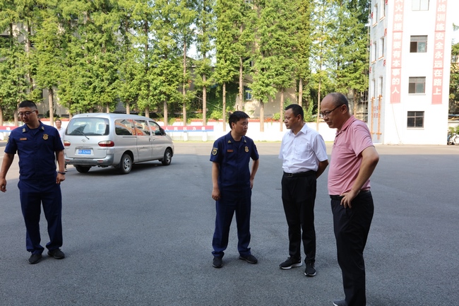 擁軍慰問送關(guān)懷 警民共建一家親(圖2)