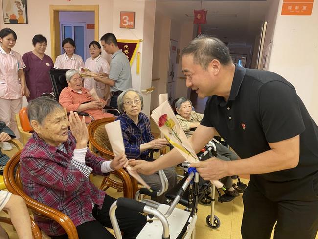 醫(yī)地同行齊筑健康路 黨建共建鑄就暖心墻(圖6)