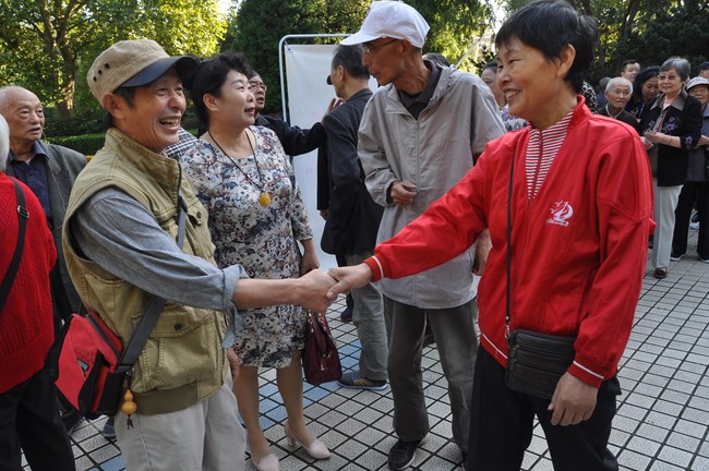 我院組織離退休職工開(kāi)展重陽(yáng)節(jié)游園見(jiàn)面會(huì)(圖7)