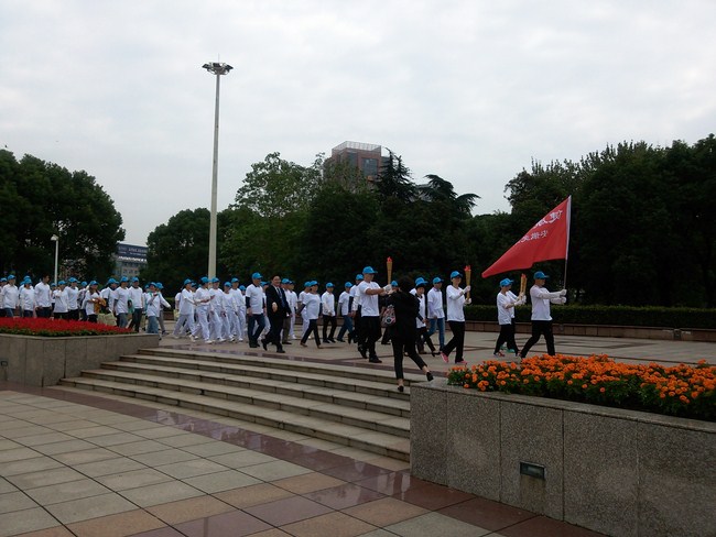 我院參加2016年“健康中國行”暨 創(chuàng)建省級衛(wèi)生城市萬人大行走活動(dòng)(圖4)