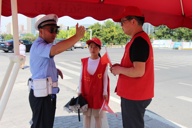 志愿服務(wù) 文明出行——我院志愿者積極參與炎夏志愿活動(dòng)(圖4)